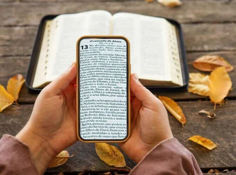 Aplicativos para ler a bíblia pelo celular