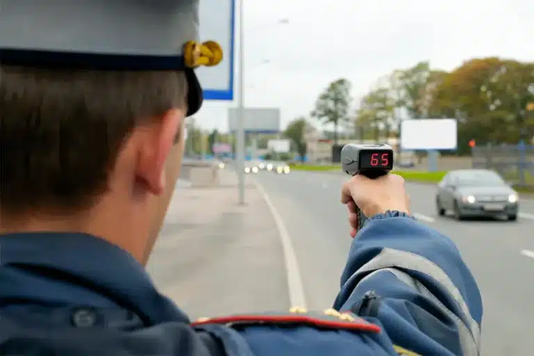Applications pour détecter les radars de circulation