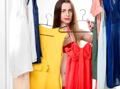 Aplicativo secreto para conseguir roupas grátis da SHEIN
